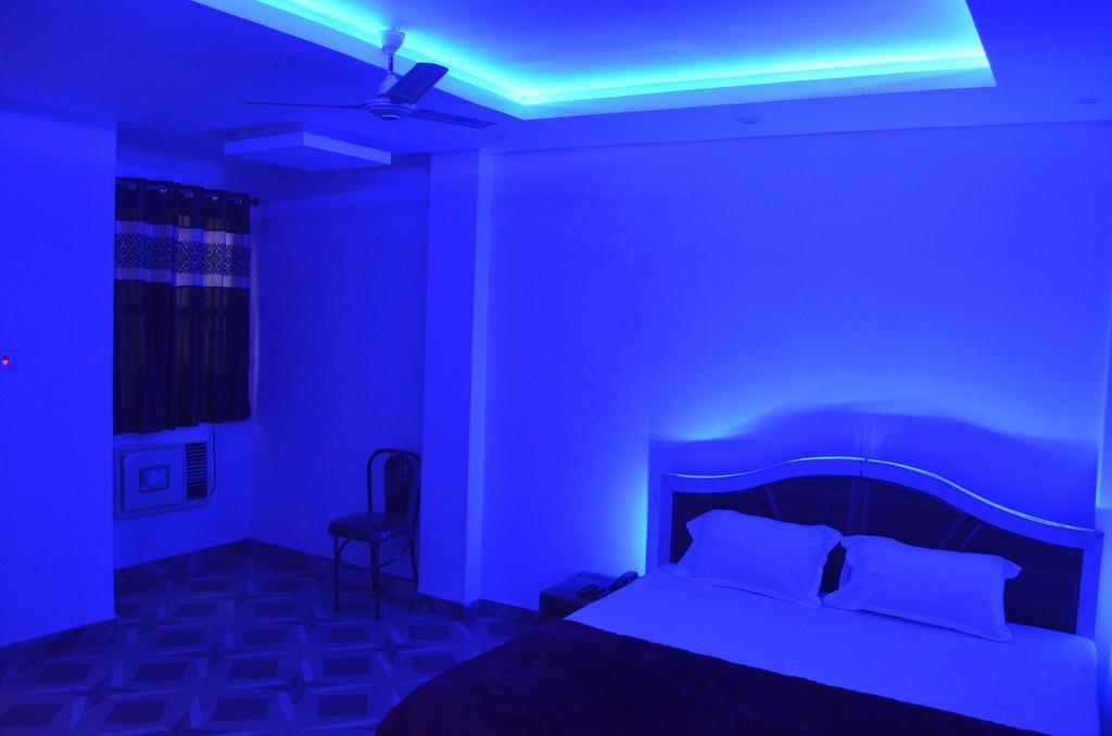 Assi River Guest House Varanasi Oda fotoğraf